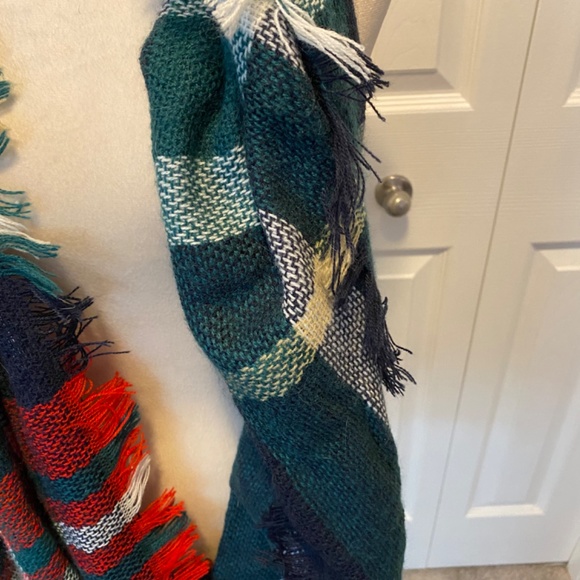 Women’s Kismet infinity scarf - Picture 5 of 5